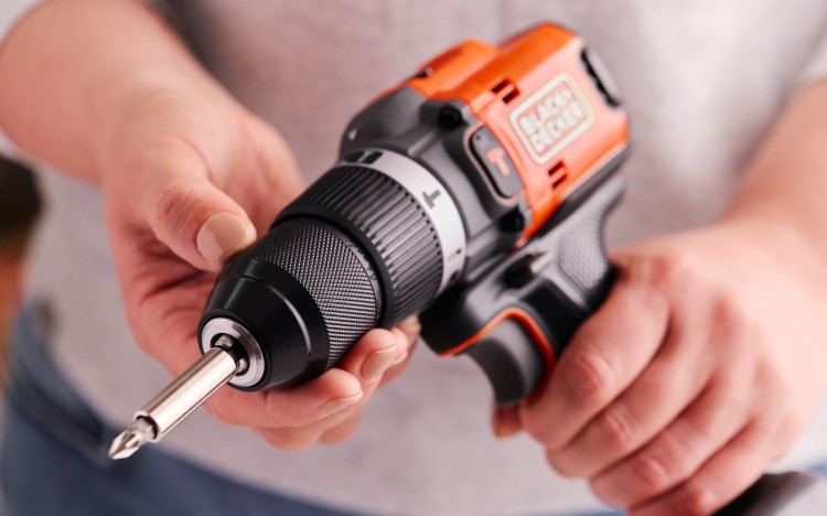Wiertarko-wkrętarka udarowa POWER CONNECT 18V 50Nm 2Ah walizka BLACK DECKER BLD683D1XK