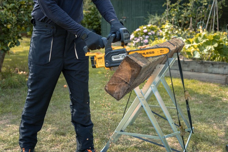 Piła łańcuchowa DEWALT DCMCS565N zastosowanie
