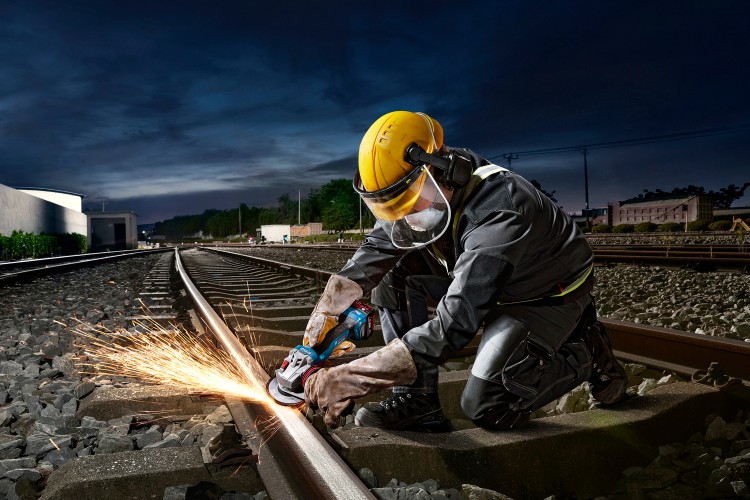 Szlifierka kątowa BOSCH GWS 18V-11 zastosowanie