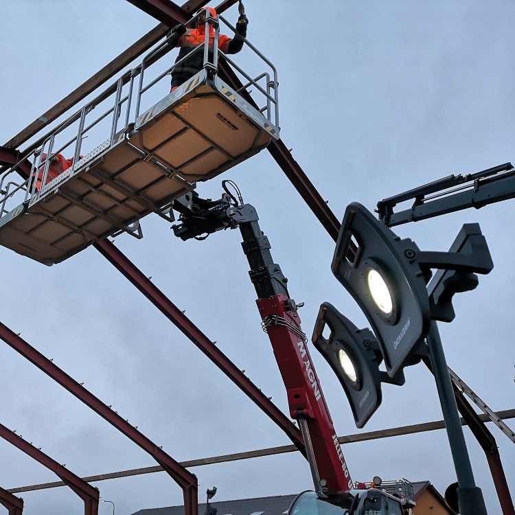 Podwójny uchwyt do montażu dwóch lamp SCANGRIP DUAL BRACKET zastosowanie