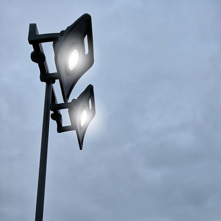SCANGRIP DUAL BRACKET zastosowanie uchwyty do montażu lamp na statywie
