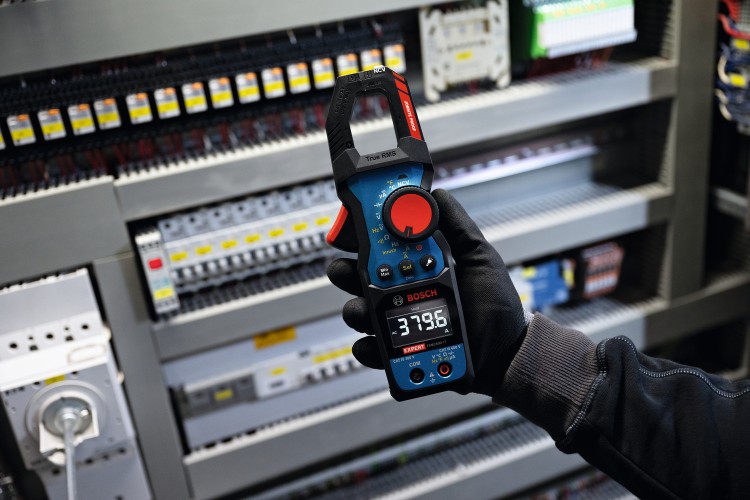 zastosowanie miernika cęgowego Bosch 0601077500