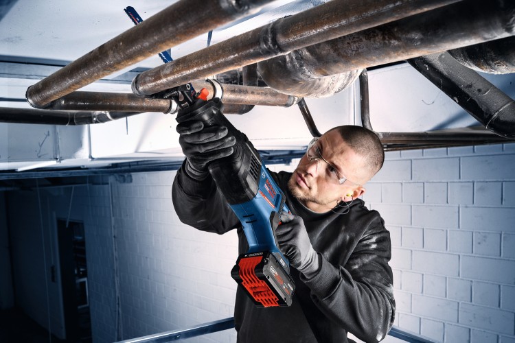 zastosowanie piły szablastej akumulatorowej Bosch EXPERT EXSA18V-32