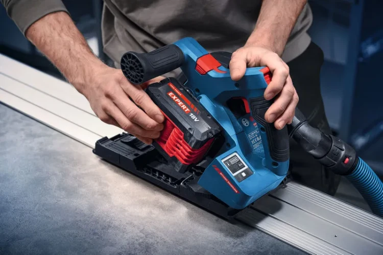 zastosowanie zagłębiarki akumulatorowej 18V Bosch 06016B4100