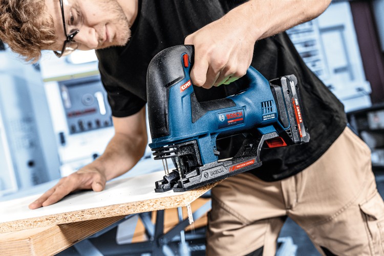 Wyrzynarka BOSCH EXPERT EXST18V-155B zastosowanie