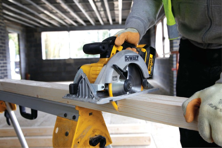 Pilarka tarczowa DeWALT DCS391 zastosowanie