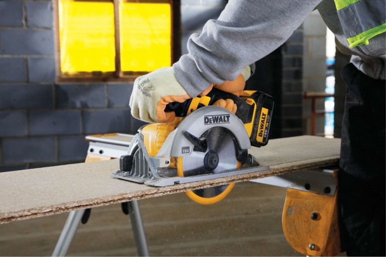 Pilarka tarczowa DeWALT DCS391 zastosowanie