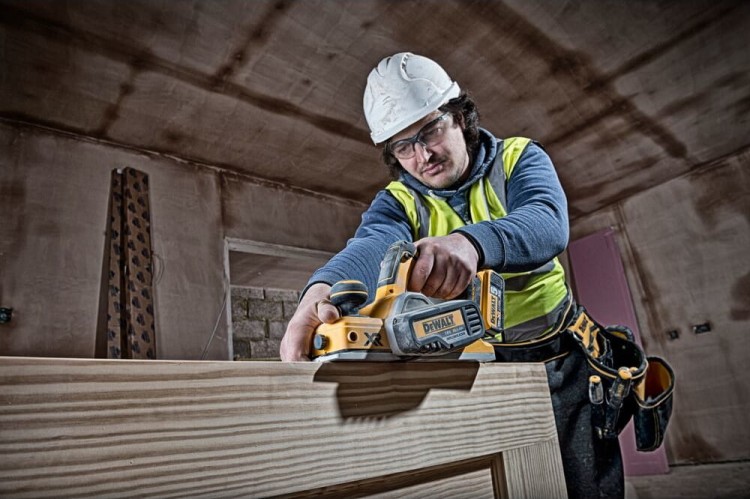 Strug akumulatorowy DeWALT DCP580N zastosowanie