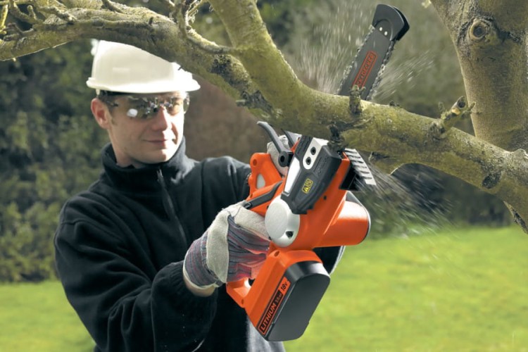 zastosowanie piły łańcuchowej 18V Black Decker GKC1820