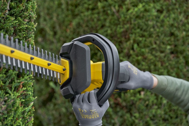 zastosowanie Nożyc do żywopłotu Stanley SFMCHT655