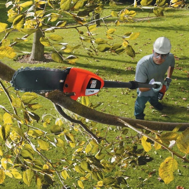 zastosowanie piły łańcuchowej akumulatorowej 18V BLACK DECKER GPC1820B