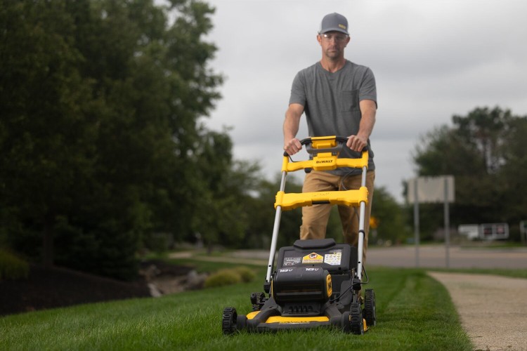 zastosowanie Kosiarki DeWALT DCMWSP156