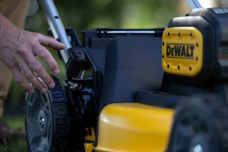 zastosowanie Kosiarki DeWALT DCMWSP156