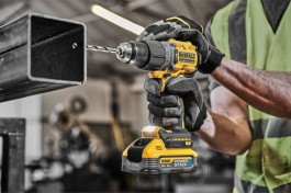 Zastosowanie DCD805 DEWALT