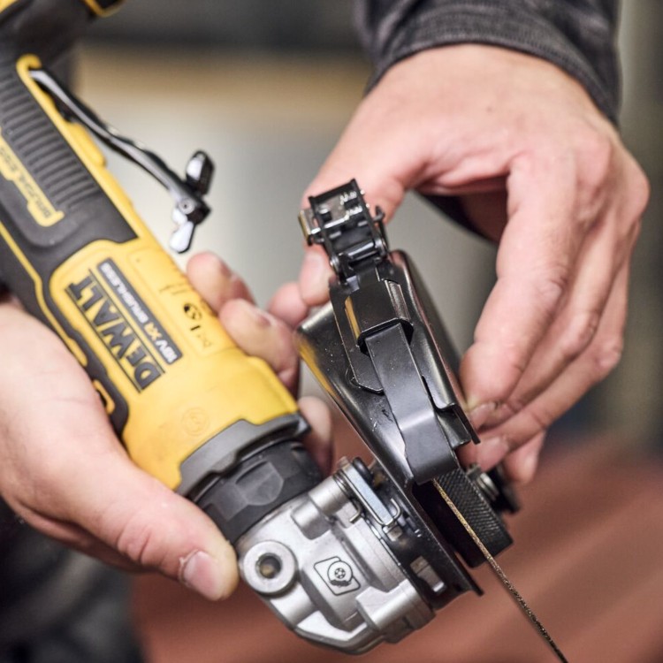 Zdjęcie podglądowe szlifierki kątowej 18V XR 125mm Dewalt DCG404NT