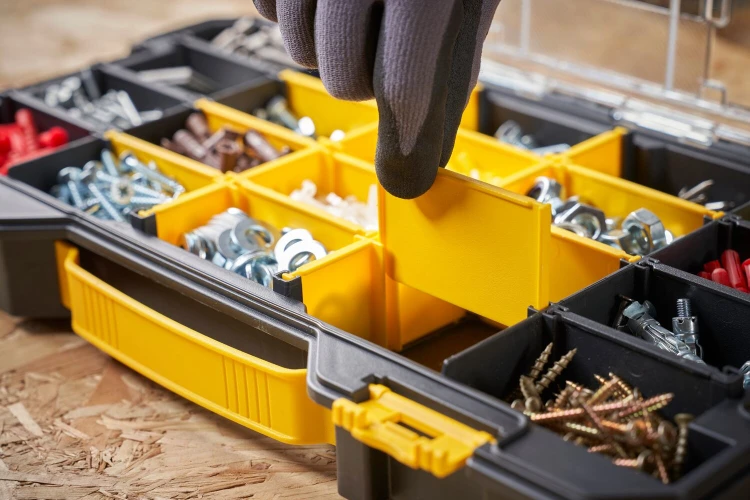 Zastosowanie dużego i płytkiego organizera narzędziowego PRO-STACK FatMax STANLEY FMST17838-1