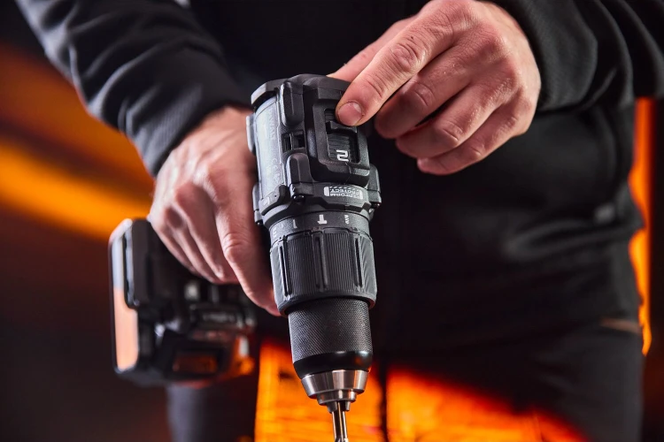 zastosowanie wiertarko wkrętarki Dewalt DCD86M