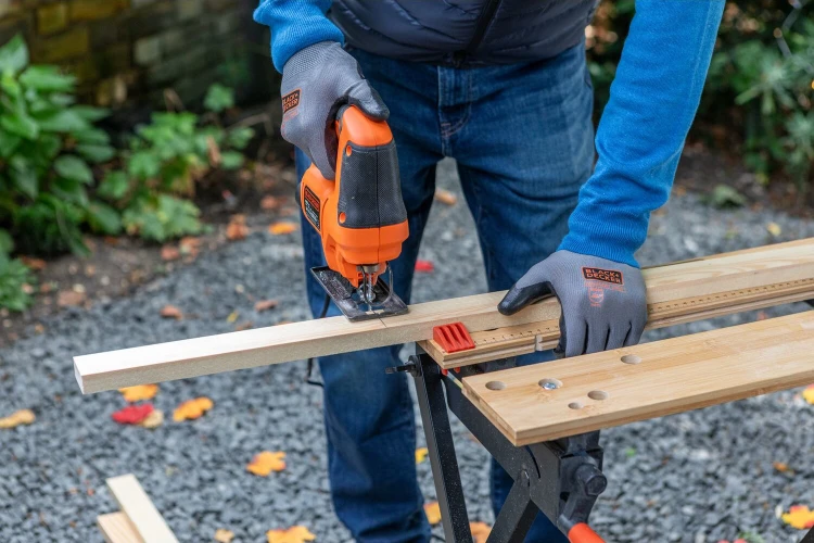 Zastosowanie wyrzynarki  400W BES602 Black Decker