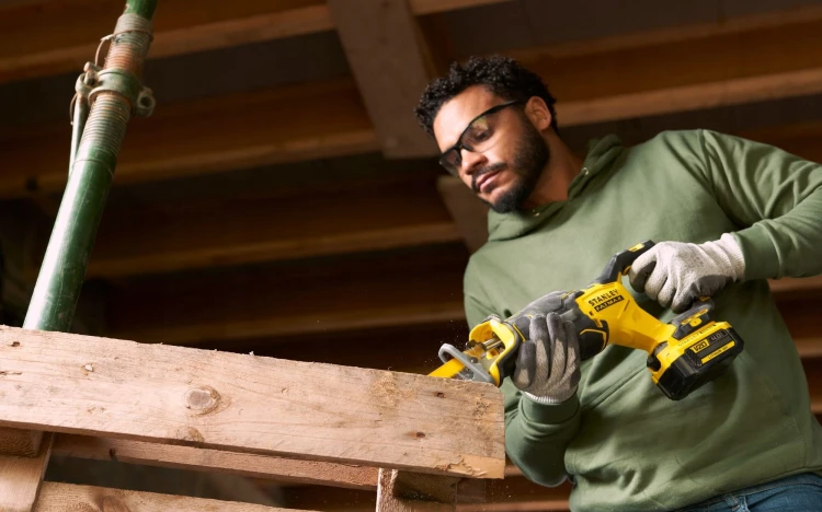 Pilarka szablasta body 18V seria V20 - zastosowanie