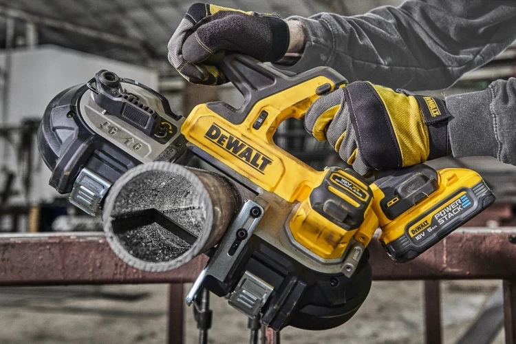 Zastosowanie Pilarki taśmowej 18V XR 899mm DeWALT DCS378N