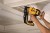 gwoździarka wykończeniowa Dewalt DCN660 zastosowanie