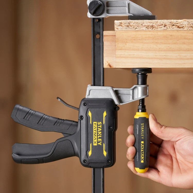 Zastosowanie ścisku stolarskiego hybrydowego Stanley FMHT83006-0