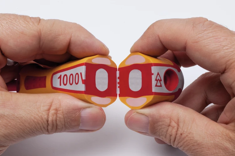 Zastosowanie zestawu wkrętaków 1000V VDE 6 sztuk + tester napięcia NWS 096-8