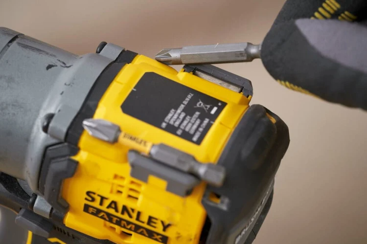zastosowanie zakrętarki Stanley SFMCF830