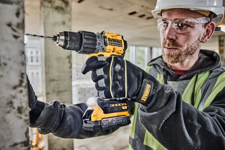 zastosowanie wiertarko-wkrętarki Dewalt DCD805