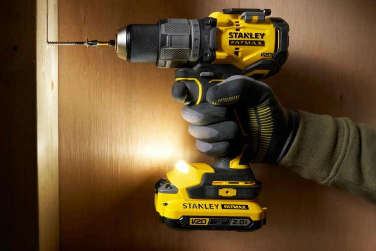 Wiertarko Wkrętarka STANLEY V20 SFMCD726