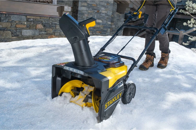 zastosowanie odśnieżarki Stanley V20 SCSNP460
