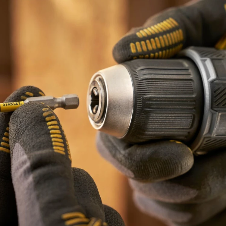 Zastosowanie wkrętarki bezszczotkowej STANLEY FATMAX V20 2x2Ah 100el SFMCD714