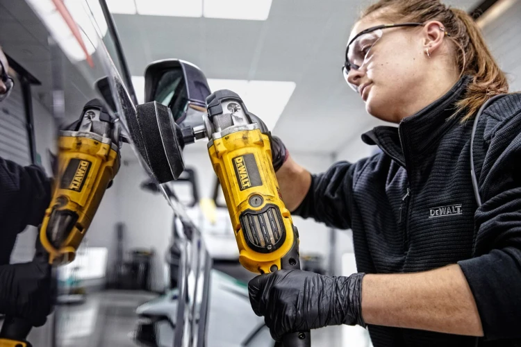 zastosowanie polerki Dewalt DWP849X