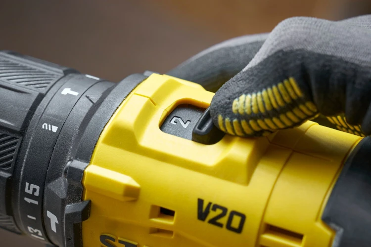 zastosowanie wkrętarki Stanley SFMCD712