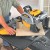 DEWALT D24000 przecinarka