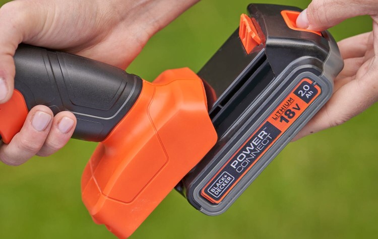 zastosowanie nożyc do trawy akumulatorowych  BLACK DECKER BCSS18B