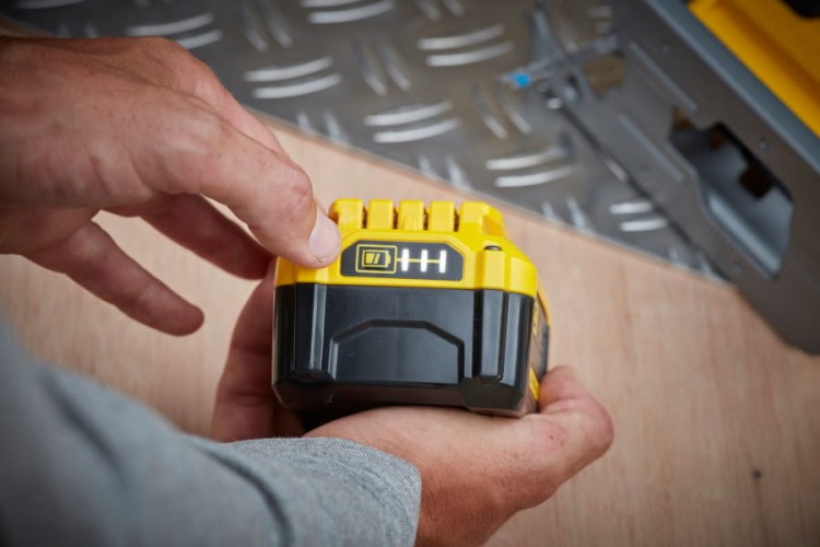 STANLEY SFMCS600M2K