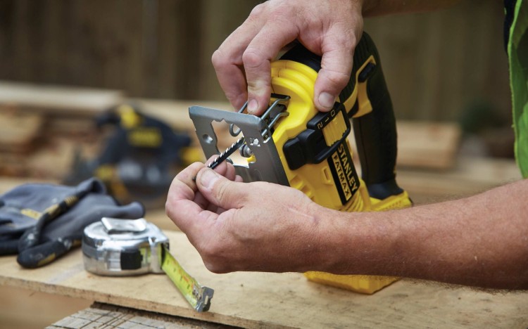 STANLEY FMC650B wyrzynarka akumulatorowa 18V
