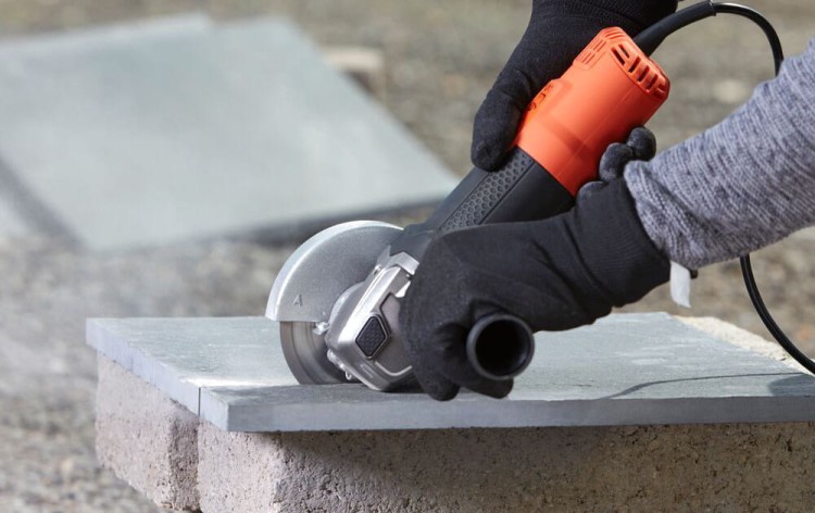 zastosowanie szlifierki kątowej BLACK DECKER BEG220