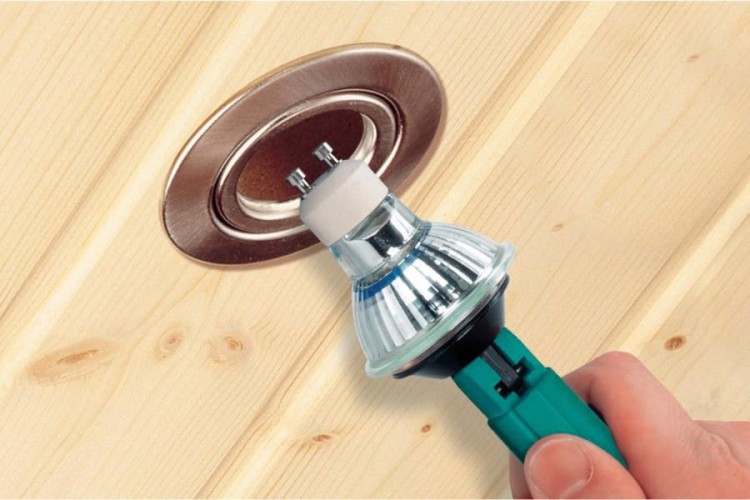 Zastosowanie przyssawki do oświetlenia WOLFCRAFT 5499000