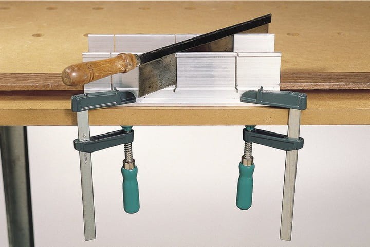 Zastosowanie ścisku śrubowego WOLFCRAFT 3607000