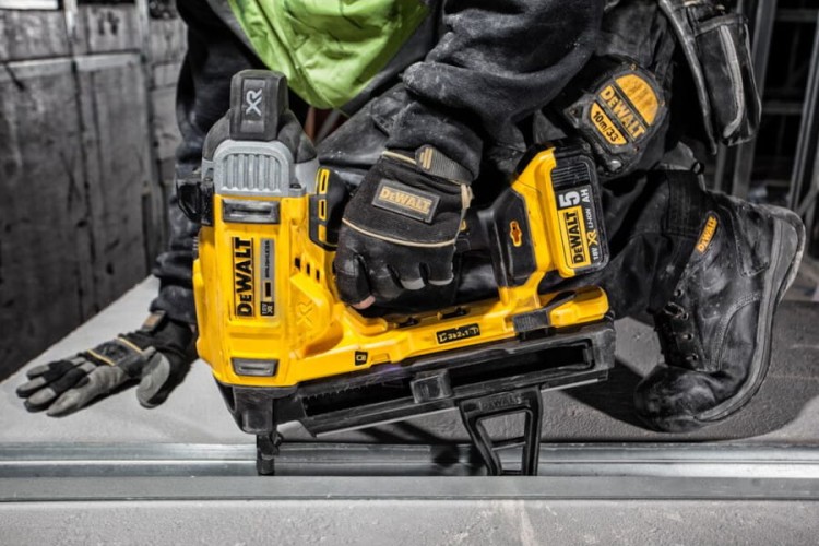 DEWALT DCN890N Gwoździarka do betonu 18V - Zastosowanie