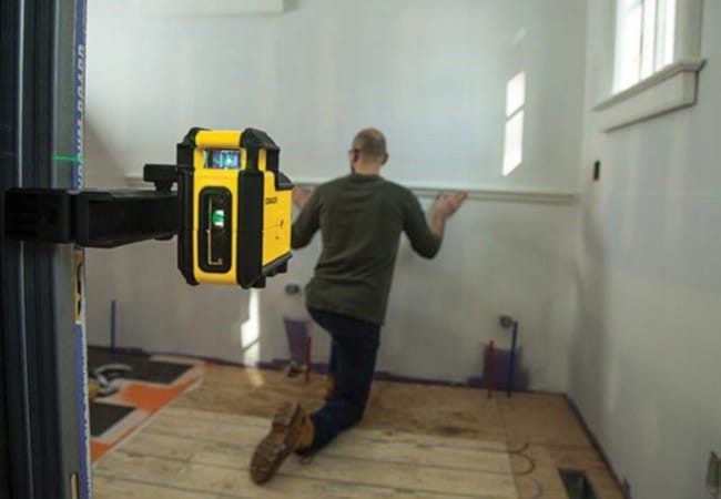zastosowanie poziomicy laserowej Cross 360 Stanley STHT77594