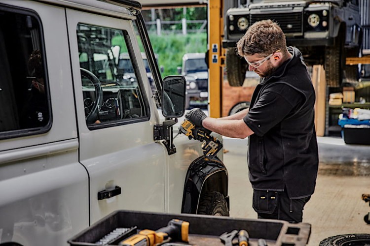 Zastosowanie zakrętarki udarowej DEWALT DCF850NT