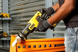 Zastosowanie pilarki szablastej DEWALT DCS367N