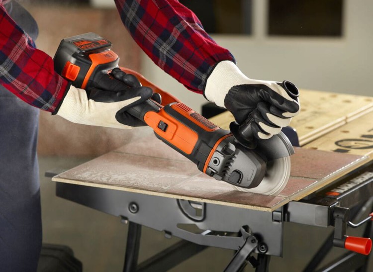 zastosowanie szlifierki kątowej bezprzewodowej Black Decker BCG720