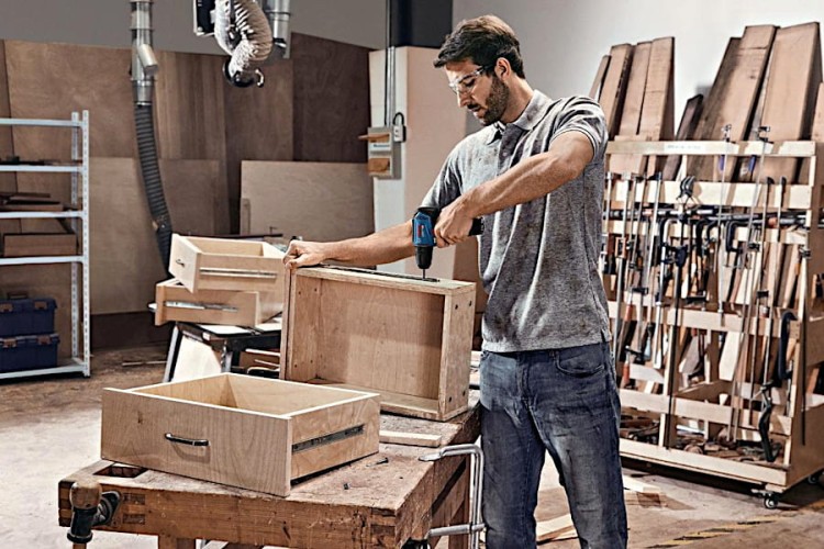 BOSCH Wiertarko-wkrętarka GSR 12V-30 12V + 2x 2.0Ah