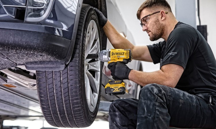 DEWALT DCF899HN klucz udarowy 950Nm