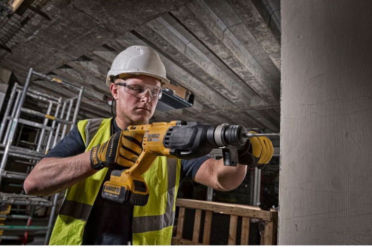 zastosowanie młotowiertarki DEWALT DCH133