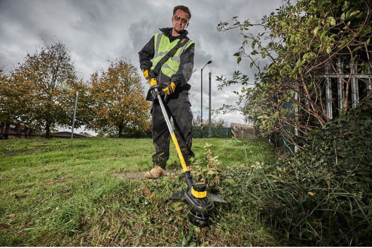 DEWALT DCM561P1 podkaszarka akumulatorowa kosa